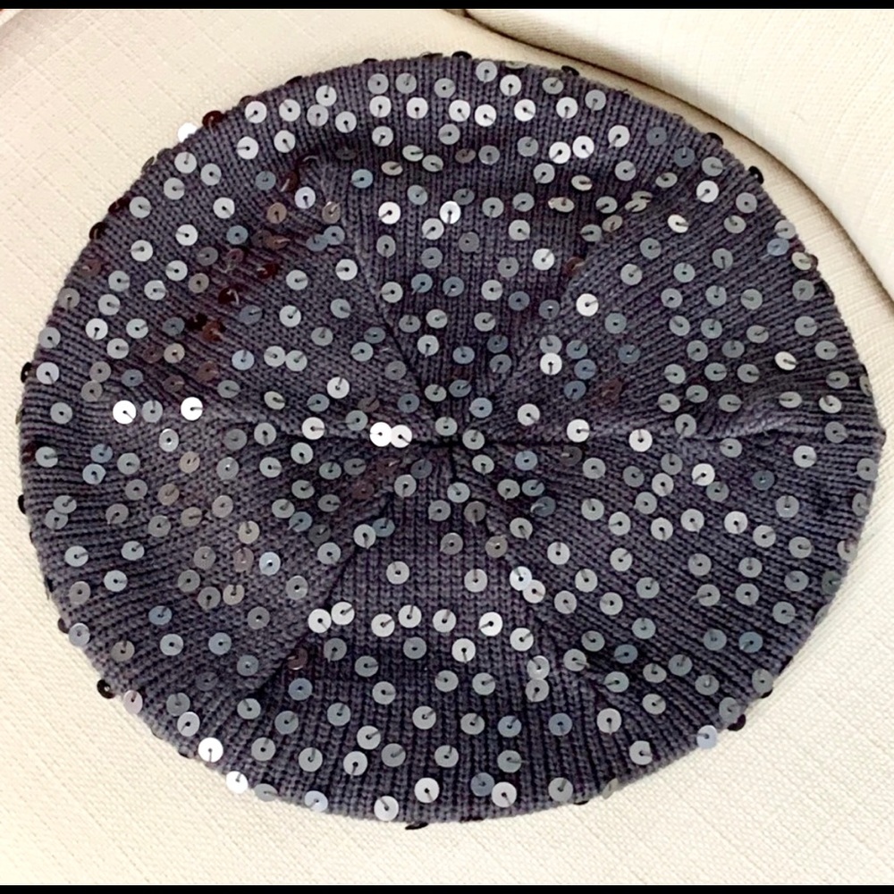 EUC Gray Sweater & Sequin Beret Winter Hat